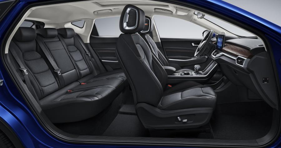 Интерьер HongQi E-HS3 2019 года  (фото 11 из 28)